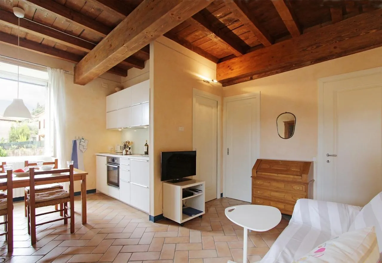 Casa Marsilva - Holiday Apartment In Old Town Centre, Near The Lake Toscolano Maderno