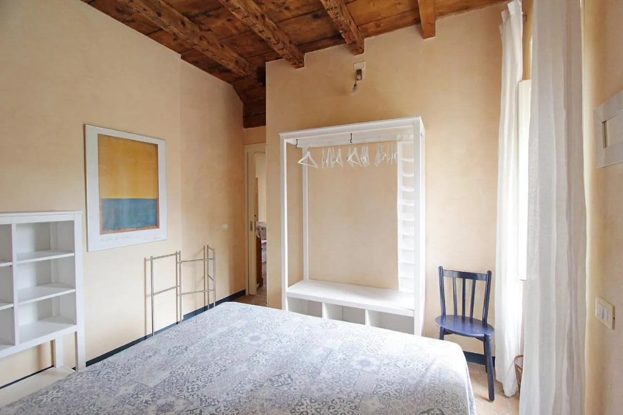 Casa Marsilva - Holiday Apartment In Old Town Centre, Near The Lake Toscolano Maderno Italy