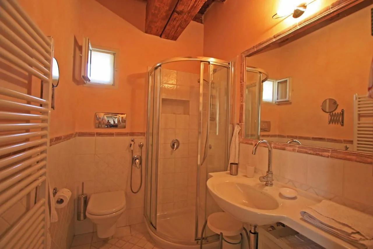 Casa Marsilva - Holiday Apartment In Old Town Centre, Near The Lake Toscolano Maderno
